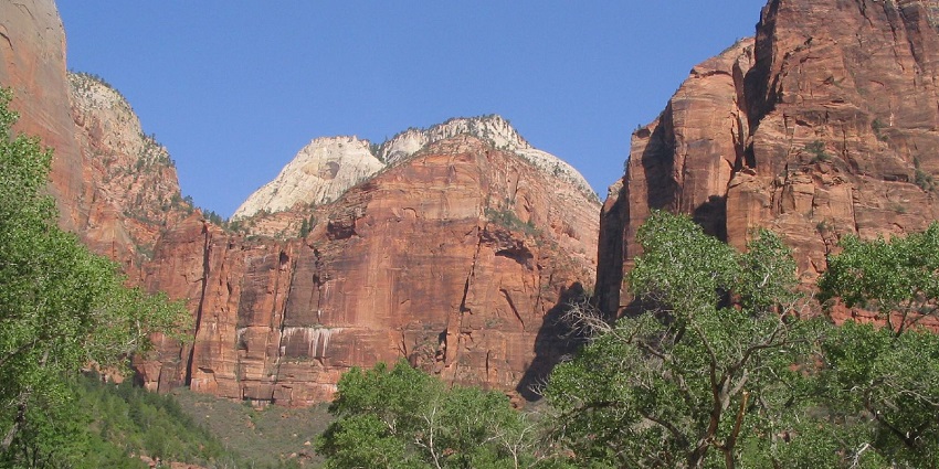 An image of Zion Canyon in the Zion National Park, a popular place to visit in Utah