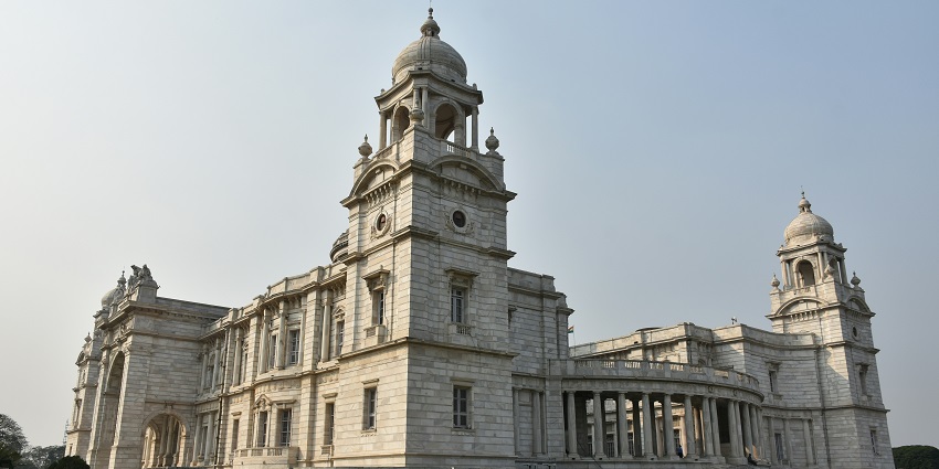 Winter is the best time to visit the museum in Kolkata for comfort and festivals.