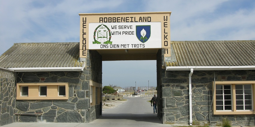 The best time to visit the island is during Cape Town's summer, between October and March.