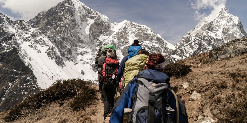 An image illustrating lush greenery during the best time for trekking in Sandhan Valley.