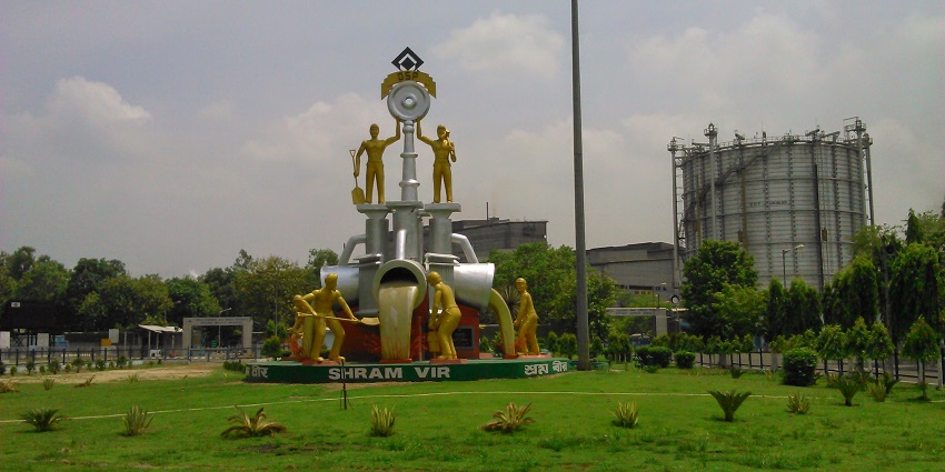 The best time to visit the city of Durgapur is between October and February.