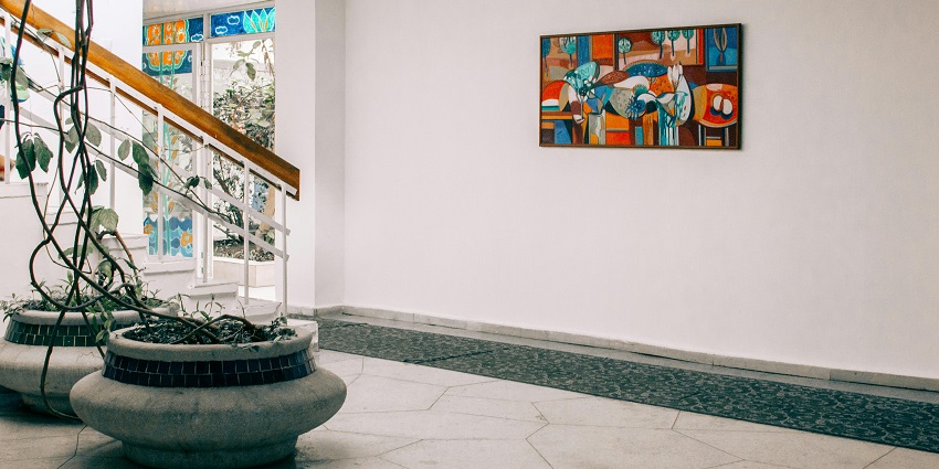 A view of visitors enjoying pleasant weather at the Alipore Museum timings