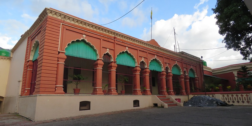 Bharat Mandir is one of the historically significant Rishikesh Temples.