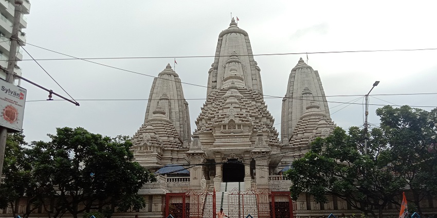 A picture of Birla Mandir, a modern marble temple in Ballygunge, dedicated to Lord Krishna.