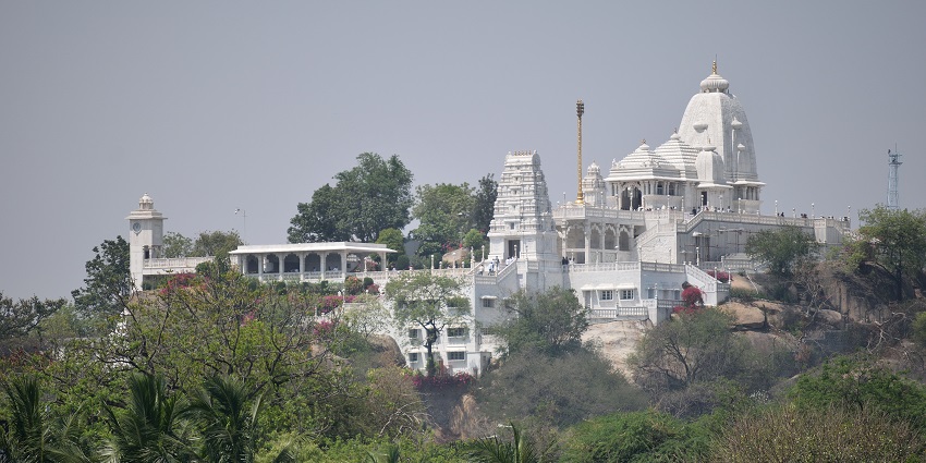 An amazing view of Birla Mandir, which is one of the best Shiva temples in Kolkata.