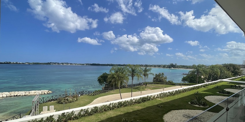 Bloody Bay, a place to visit in Jamaica, is a serene getaway