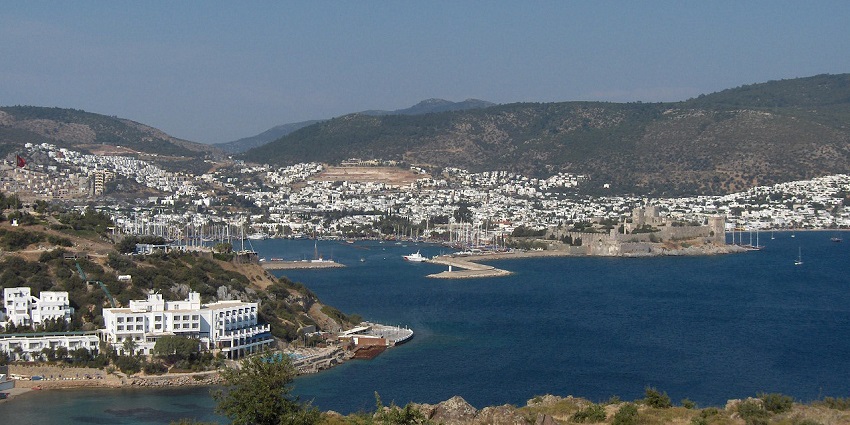 Skydiving in Turkey offers panoramic views of Bodrum.