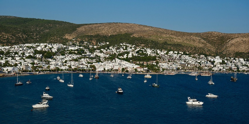 A picturesque port city known for beaches, nightlife, and history.