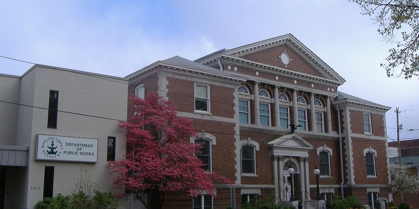 Bowling Green City Hall, a popular place near Mammoth Cave National Park, Kentucky.