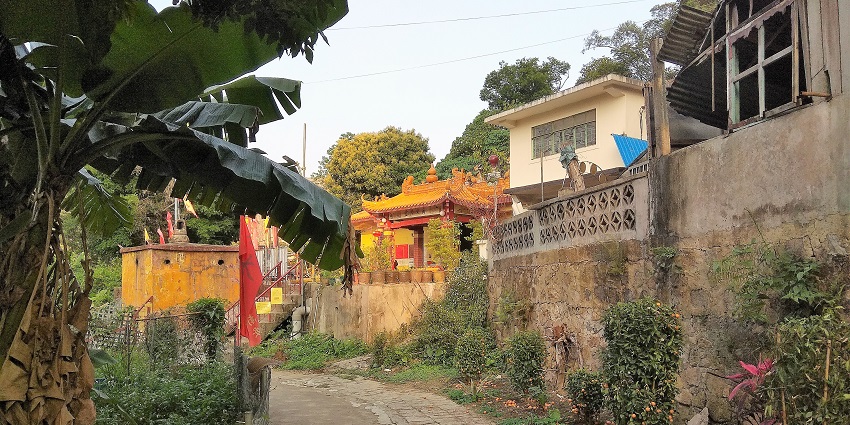 A picture of the tranquil Buddhist Monastery, one of the top monasteries in Siliguri.