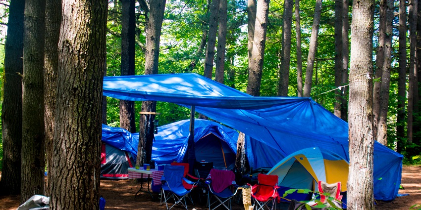 Affordable camping options provide basic amenities for budget travelers.