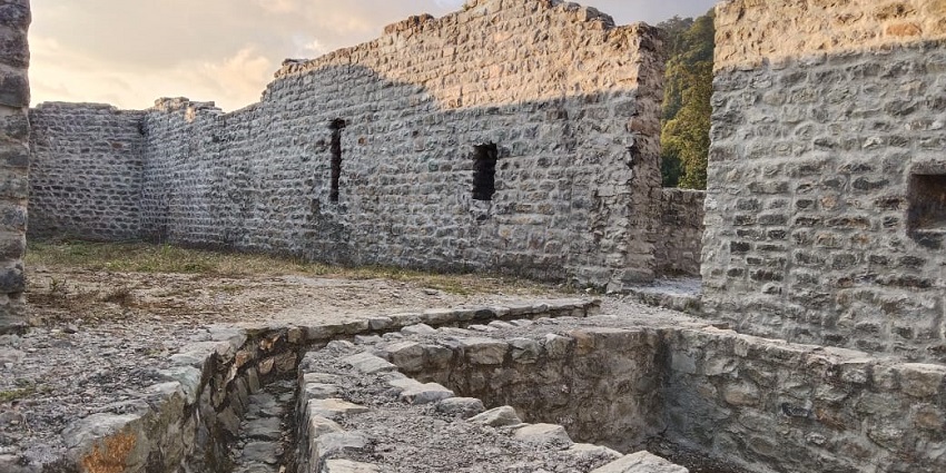 Explore the ancient ruins of the Buxa Fort in West Bengal close to the Bhutan Border.