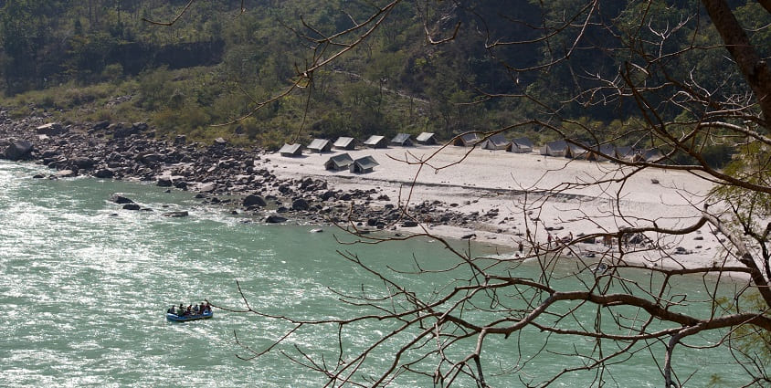 A glimpse of riverside camp ideal for adventure sports and peaceful getaways in Rishikesh.