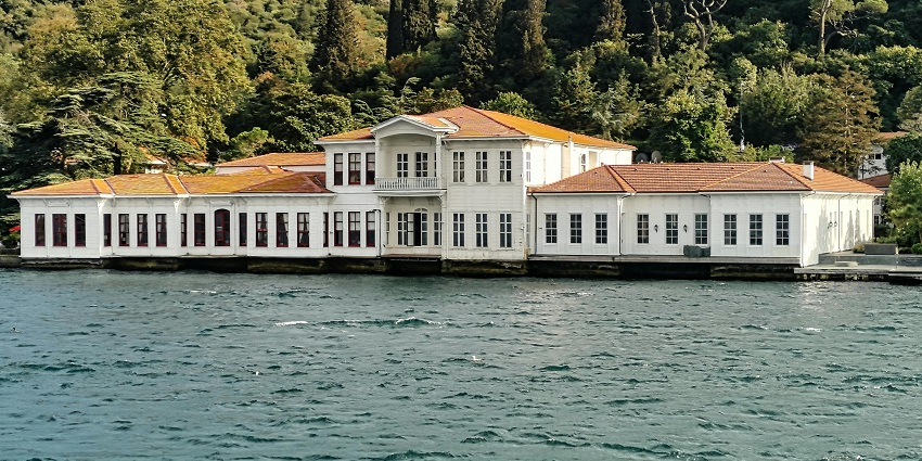 Istanbul beaches offer waterfront walks, cafes, and vibrant city views