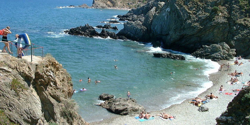 Seaside camping sites in France with stunning views, perfect for a peaceful getaway