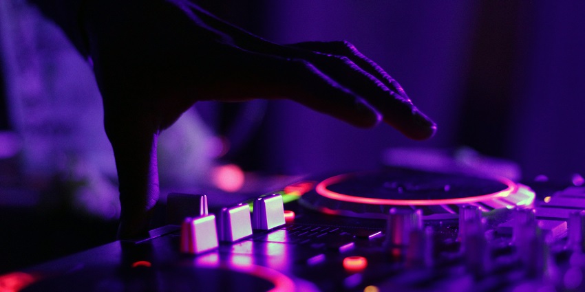 Baku nightlife spot featuring DJs and energetic dance vibes.