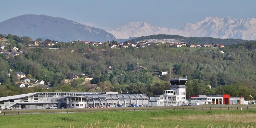 CMF is among the famous airports in France serving the French Alps, especially for ski tourism.