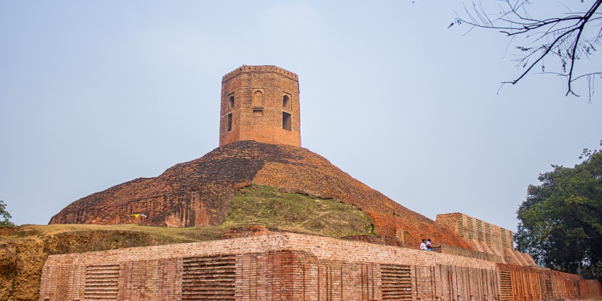 A view of Chaukhandi Stupa’s square base, one of the best places to visit in Sarnath.