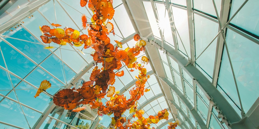 The beautiful Chihuly Garden and the Glasshouse inside the garden in Seattle, Washington.