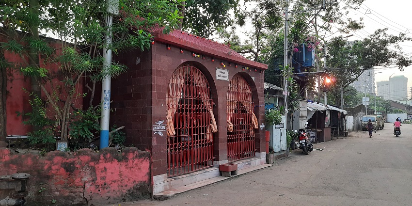 A picture of the Chinese Kali Mandir, a fusion of Chinese and Indian culture, dedicated to Kali.