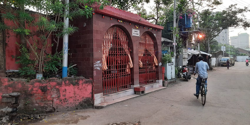 A picture of the Chinese Kali Temple in Kolkata, famous for blending Chinese and Hindu cultures.