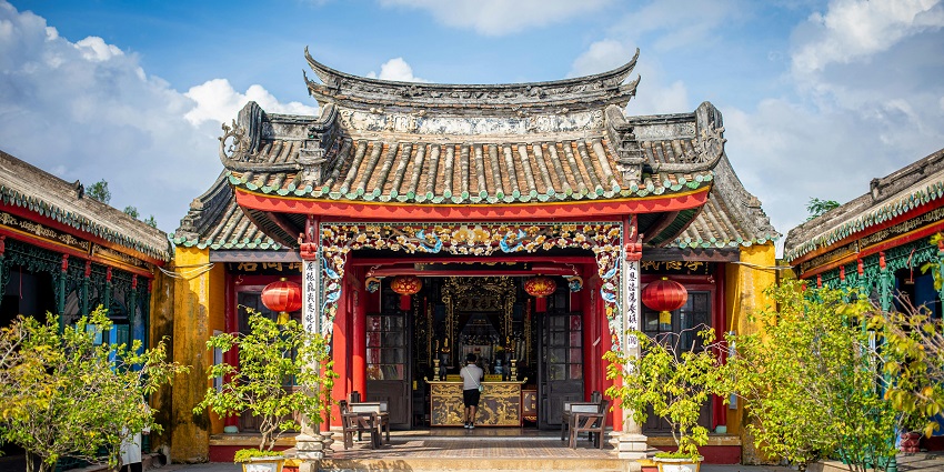 A traditional temple in Washington, showcasing lord Buddha and the interior decorations