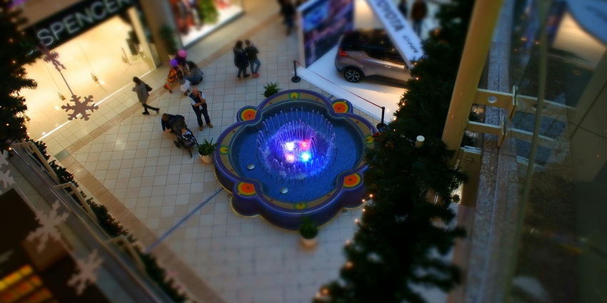 Aerial snap from the inside of a shopping mall in agra, Uttar pradesh