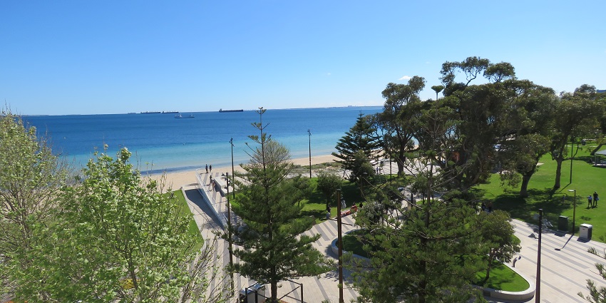 Churchill Park, a place near Penguin Island, is right beside a beach