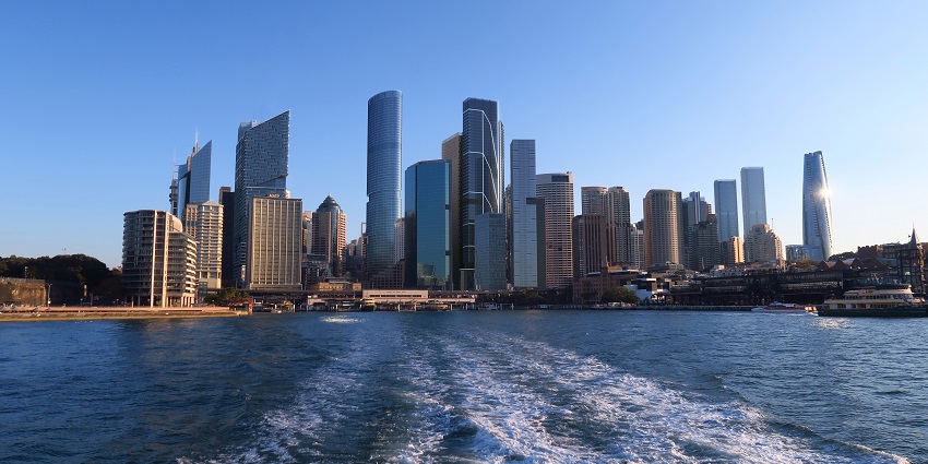 Harborside area with elegant bars and dining centric to Sydney nightlife.
