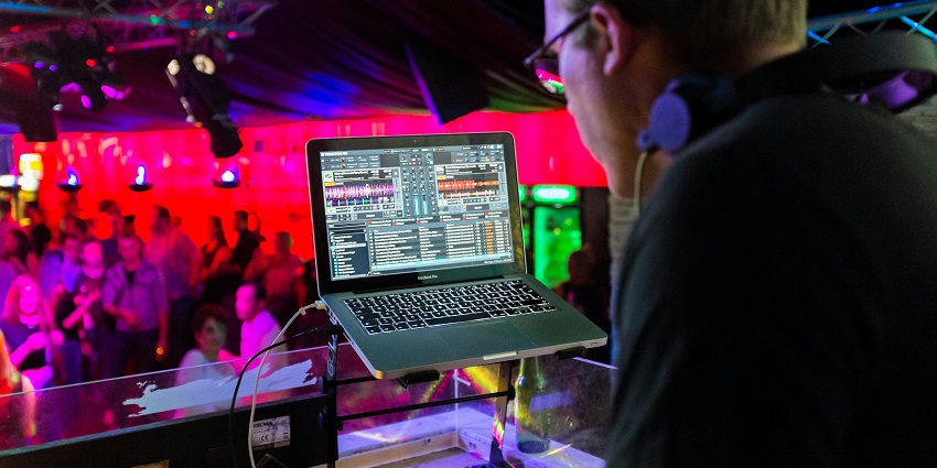 Paris nightlife offers music and DJ performances at clubs and bars.