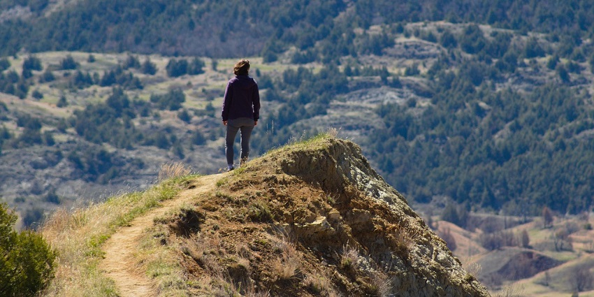  An image of an overlook similar to Condor Gulch Overlook, a famous place in California.
