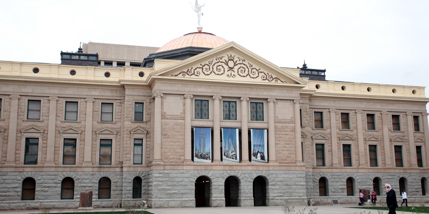 An image of the Arizona state capital of the US, with the highest population.