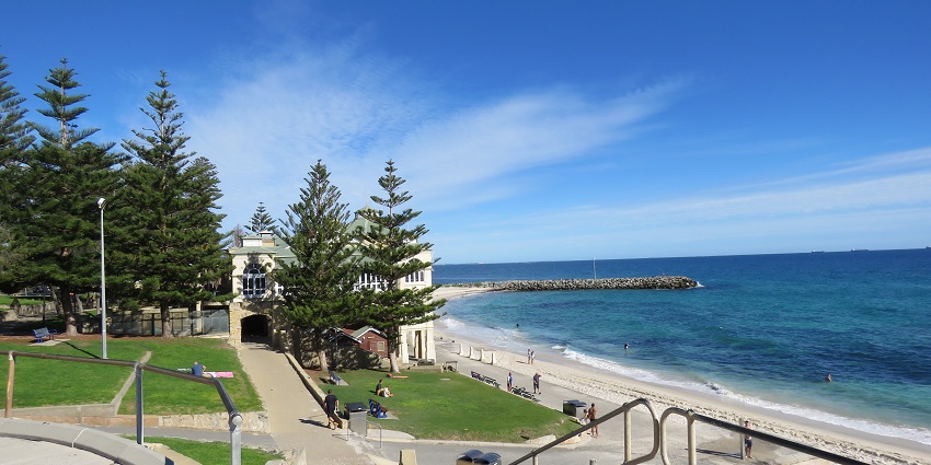 An iconic Perth Beach with sunsets, cafes, and a vibrant atmosphere