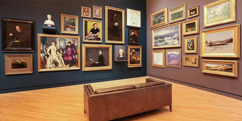 Curated artworks from renowned artists across India, in this art museum in Mumbai