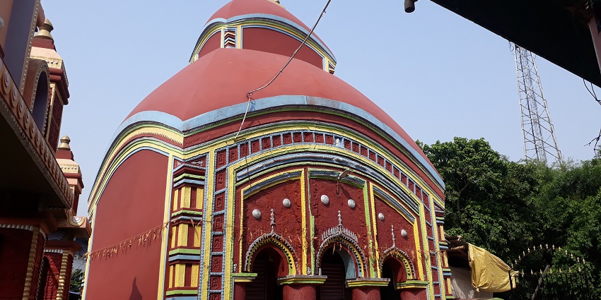 A picture of Dakat Kali Temple in Kolkata, a popular Kali temple with a mystical ambience.