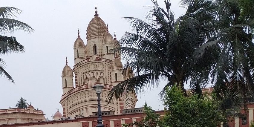A view of Dakshineswar Kali Temple, which is one of the best Shiva temples in Kolkata.