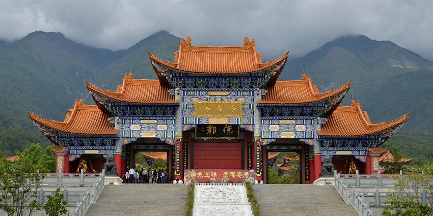 A peaceful view of Dali Monastery, one of the holy monasteries in Siliguri.