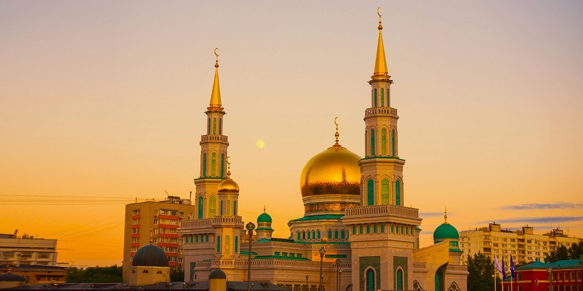 The tranquil Darwin Islamic Center mosque provides spiritual respite to its visitors.