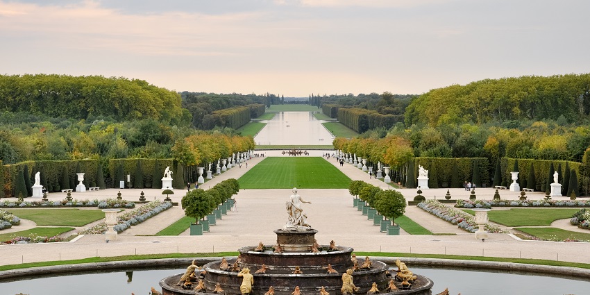 Experience regal splendor at Versailles's palace and gardens.