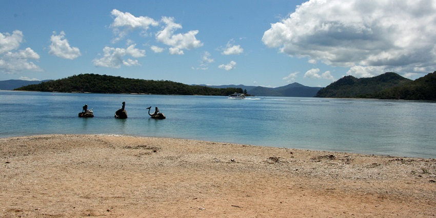 Fun activities across the Whitehaven Beach at Daydream Island in Australia