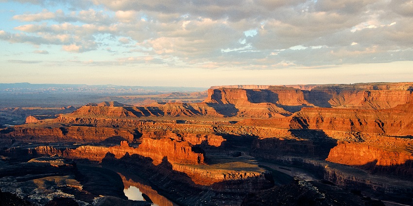 Panoramic view of Dead Horse State Park, a must-see destination near Arches National Park