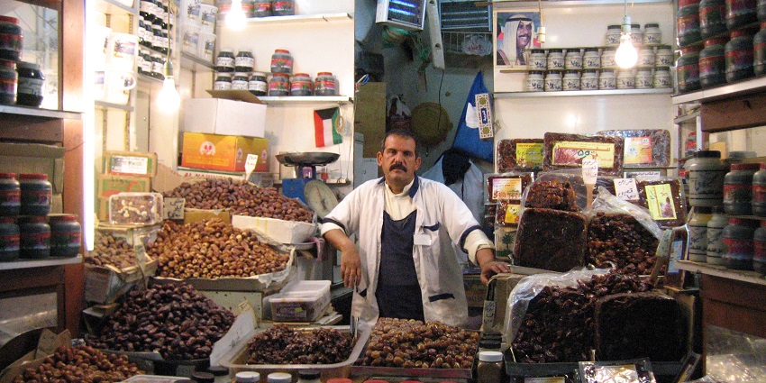 Traditional market in Riyadh offering spices, textiles, and jewellery.