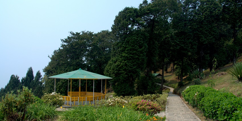 An image of a peaceful landscape at Deolo Hill, among the top haunted places in Kalimpong.