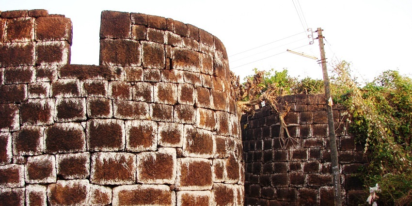 Devgad Fort is among the places to visit around the sacred Kunkeshwar Temple, Maharashtra.