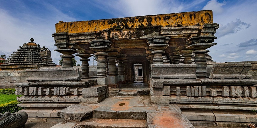 Image of an ancient temple with old rocks and serene environment