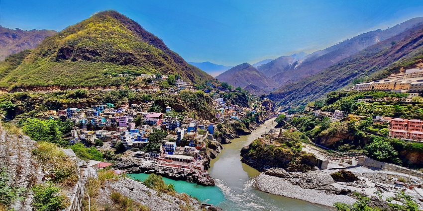 Rivers Alaknanda and Bhagirathi meet at Devprayag in Uttarakhand.