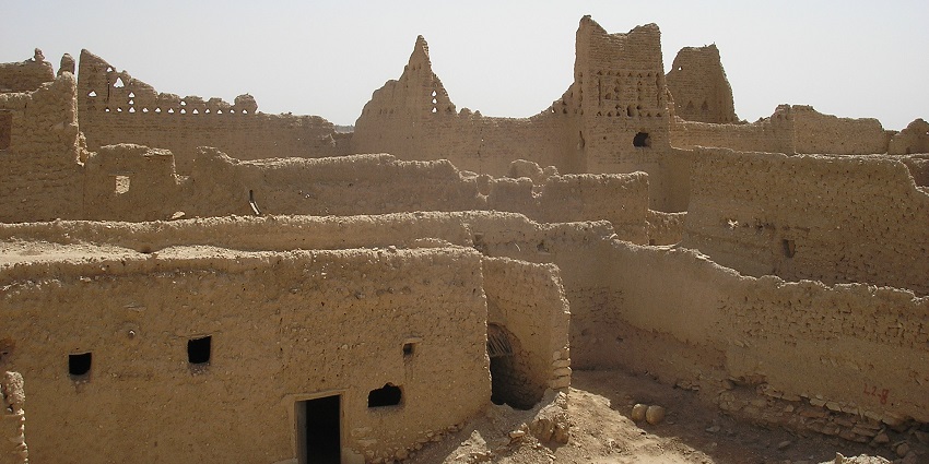 UNESCO-listed heritage site with mud-brick buildings and Saudi history