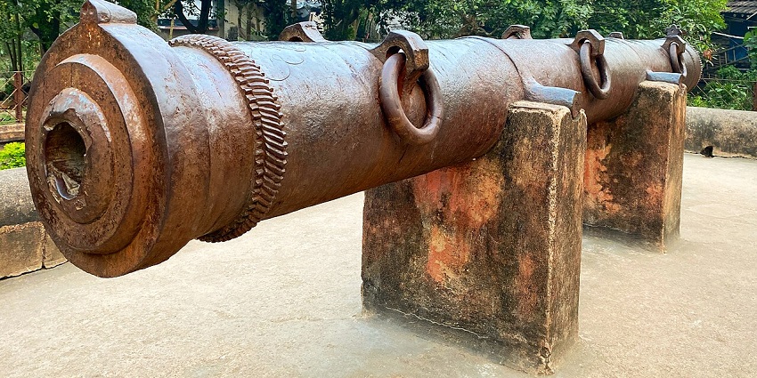 Image of Jahan Kosha Canon Murshidabad - explore Jahan Kosha Cannon for historical significance