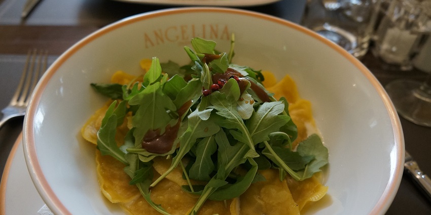 Savor exquisite flavours in Paris's iconic cafes and bistros.