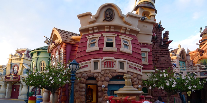 An image showing the inner view of Disneyland Park, one of the theme parks in USA.